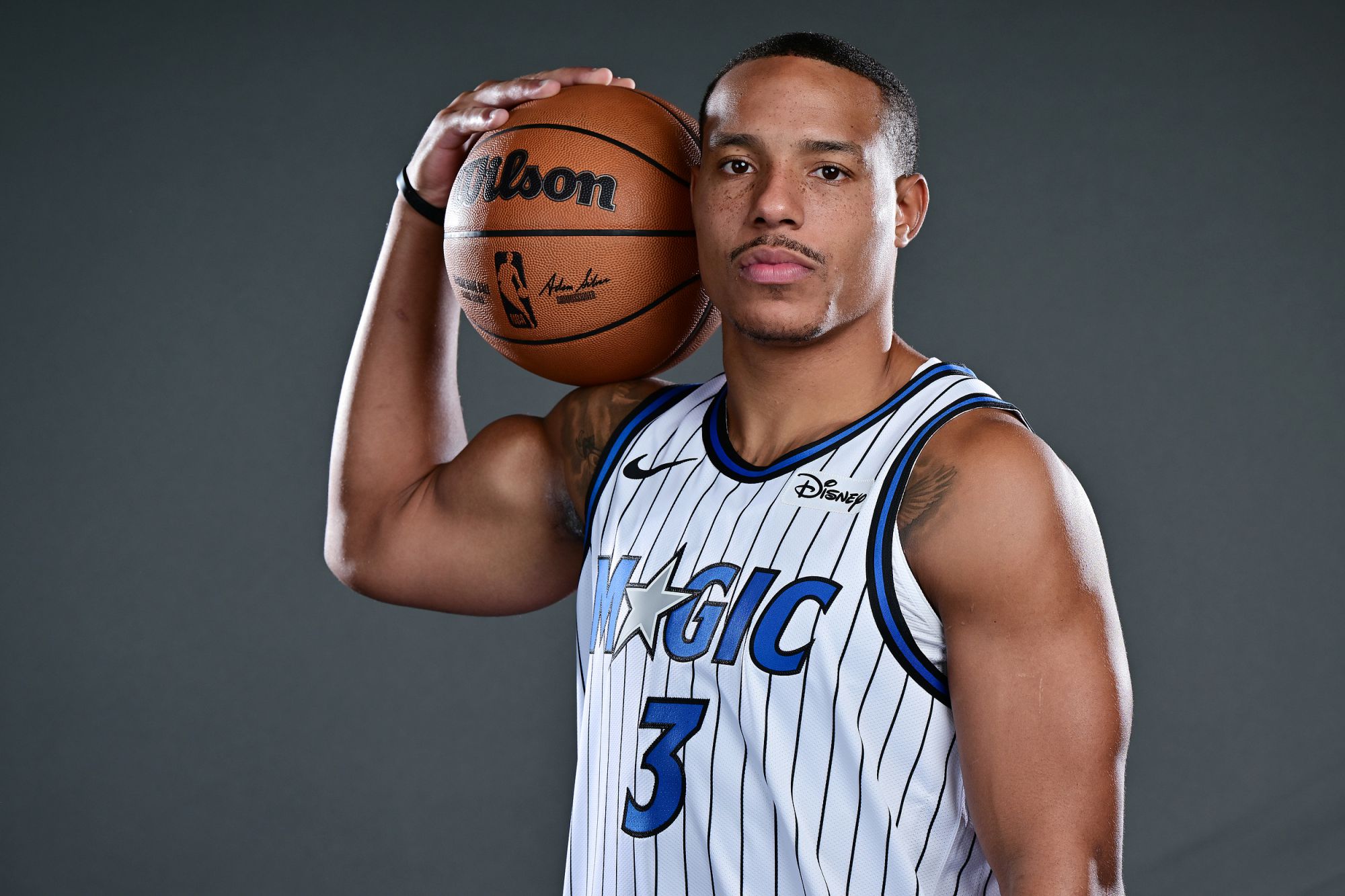 瓦格纳和贝恩半场合砍29分，协助魔术领跑位尼克斯20分