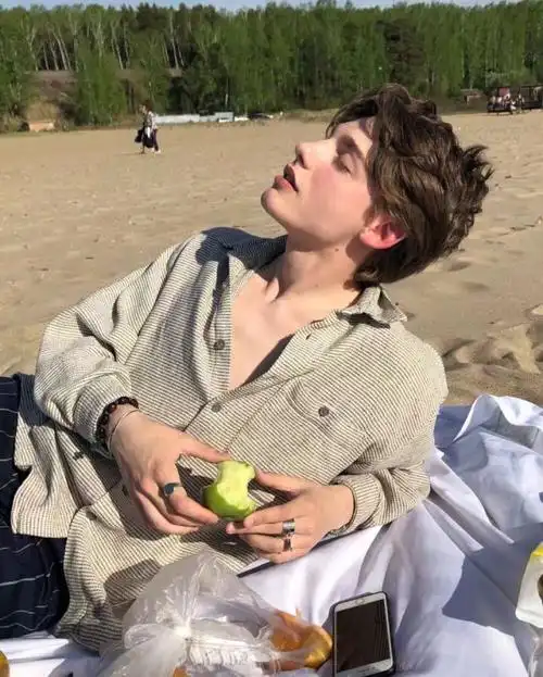 6686体育官网合作伙伴Cora