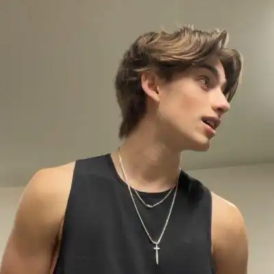 6686体育官网合作伙伴Riley