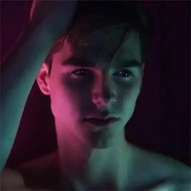 6686体育官网铜牌作者Eleanor