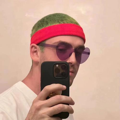 6686体育官网官方作者Dominic