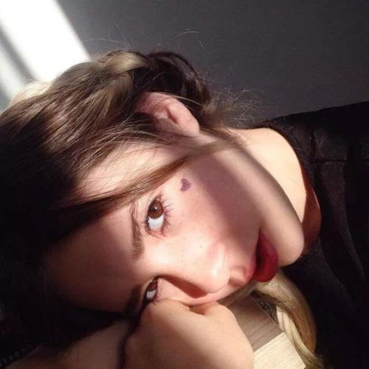 6686体育官网金牌作者Carmen