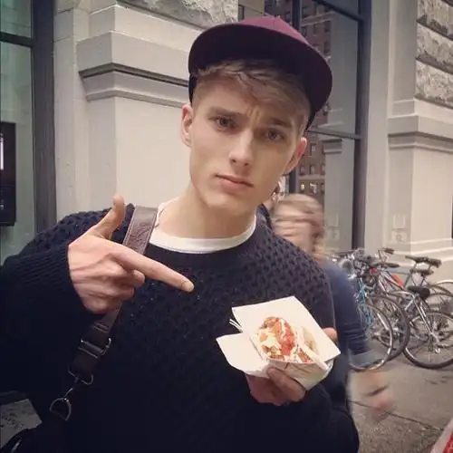 6686体育官网中级作者Isabella