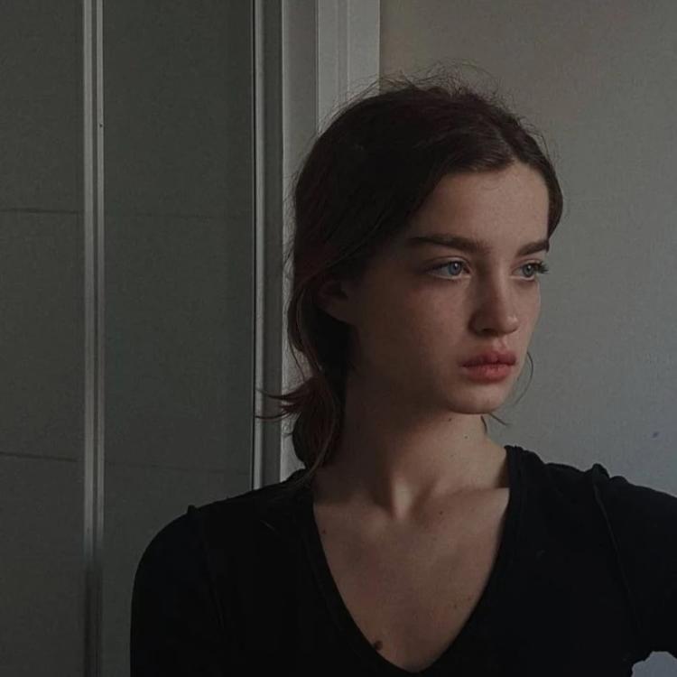 6686体育官网高级作者Sofia