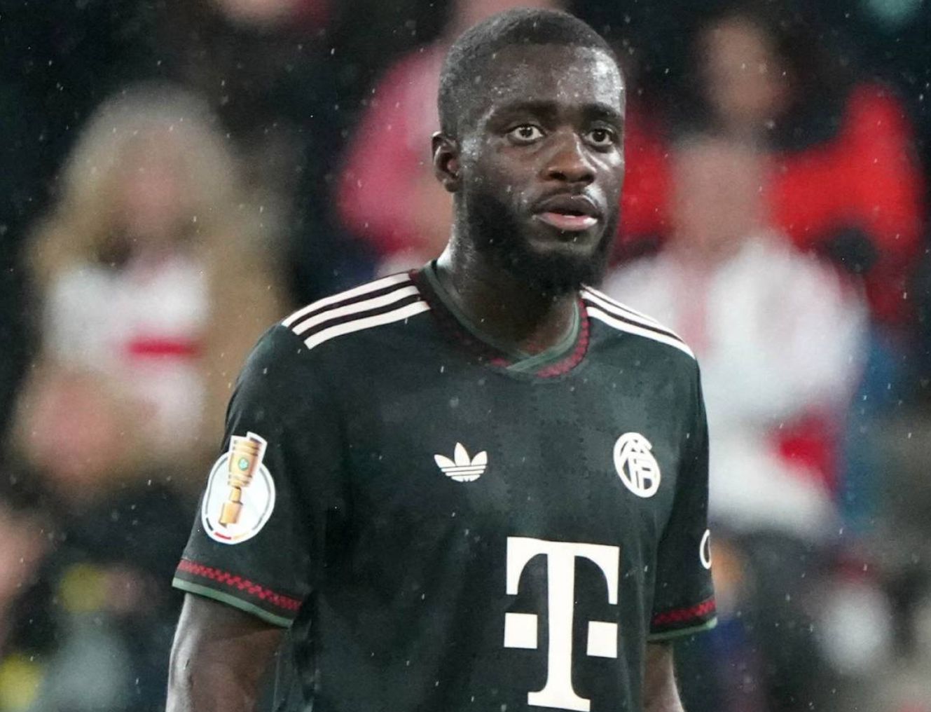 图片报：于帕和皇马达成协议消息不实，拜仁仍在进行续约谈判